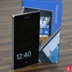 Nokia Lumia 925 front and box