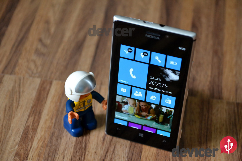 Nokia Lumia 925 image 2